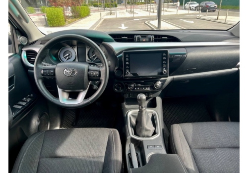 Toyota Hilux: фото - Автопарк «+380Auto»