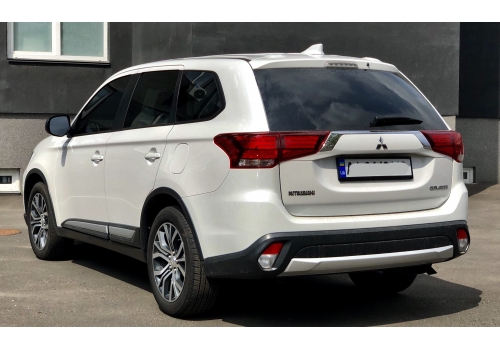 Mitsubishi Outlander: фото - Автопарк «+380Auto»