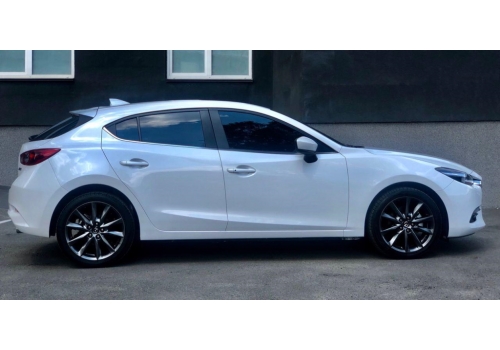 Mazda 3: фото - Автопарк «+380Auto»