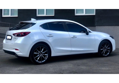 Mazda 3: фото - Автопарк «+380Auto»